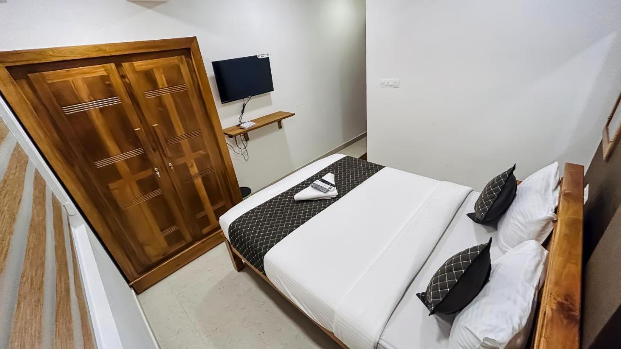 Emerald Inn Kochi Exterior foto