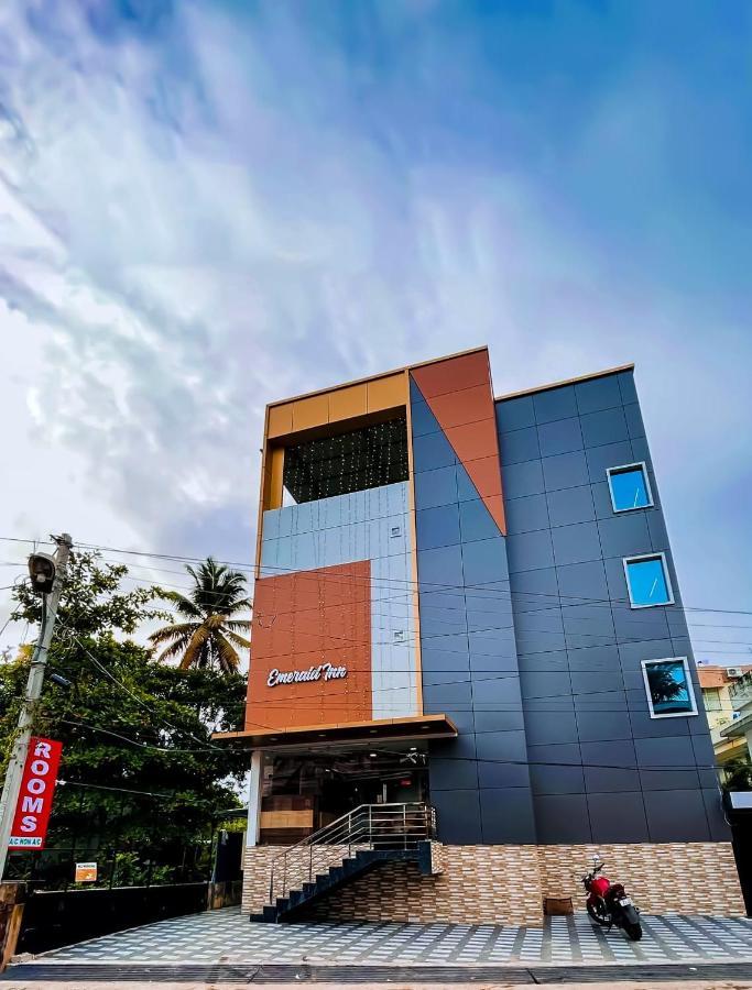 Emerald Inn Kochi Exterior foto